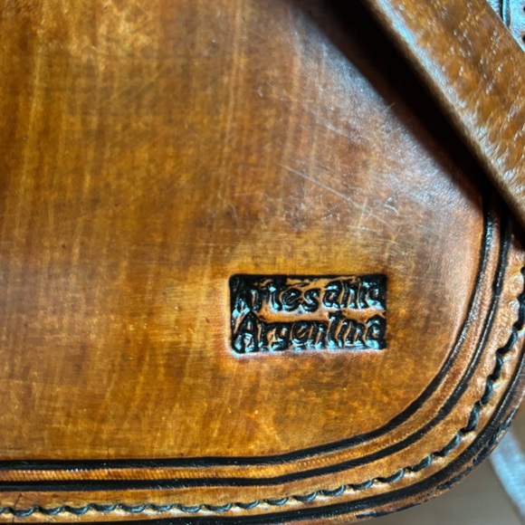 Artesania Argentina Elegant Brown Leather Messenger Bag Unisex - Picture 7 of 8